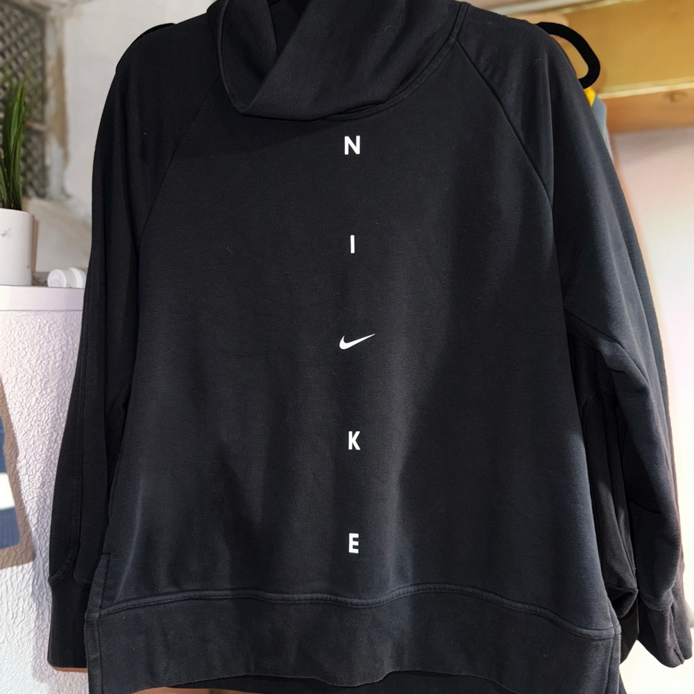Nike black Pullover